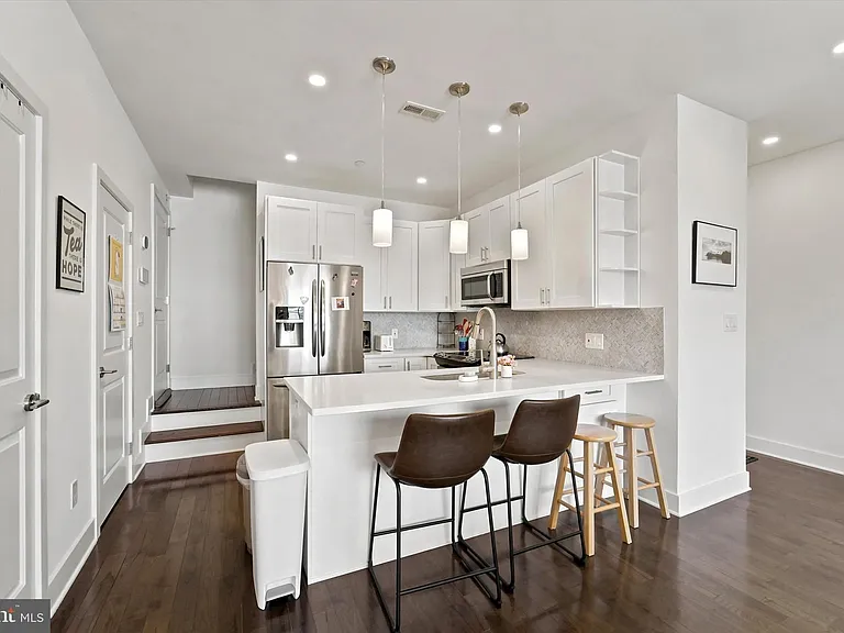 1729 Carpenter St #C — Photo 6