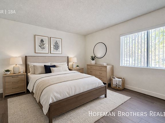 4th image of 1784 N Sycamore Ave APT 204
