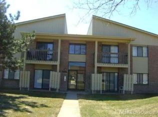 18660 E 14 Mile Rd APT 2, Fraser, MI 48026