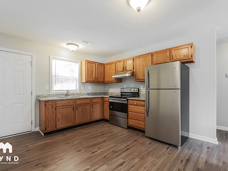 820 Clarence Jordan Ct — Photo 4