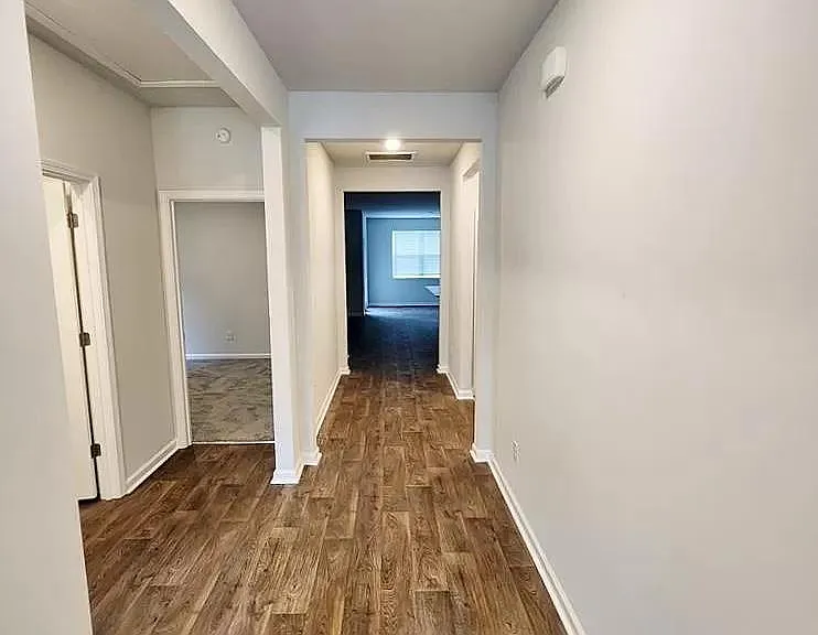 Building Photo - 330 Bering Ln