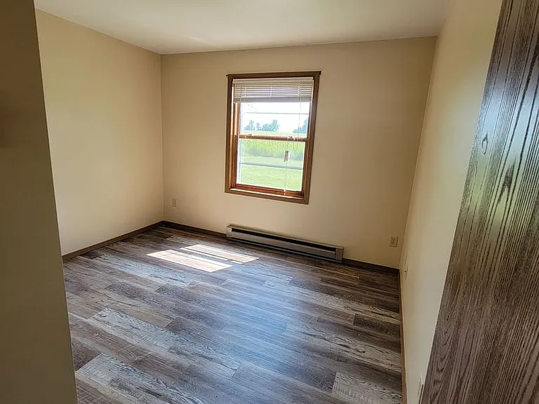 542 E Bronson Rd — Photo 7
