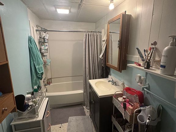 5th image of 243 E Summit St #1