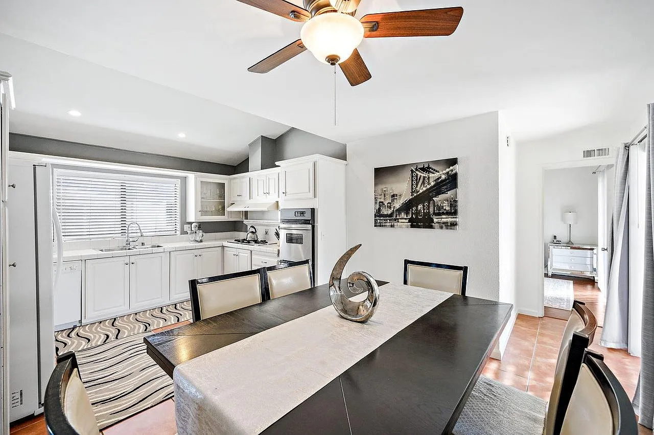 3 bed, 1440 sqft, $2,750 — Photo 3