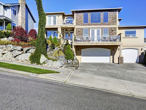 3rd image of 4709 Osprey Dr NE