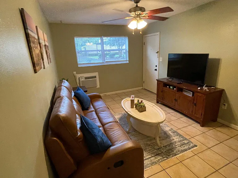 1239 NW 9th Ave #B — Photo 5