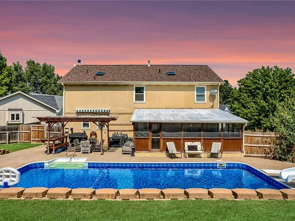 1504 Princeton Cir, Liberty, MO 64068