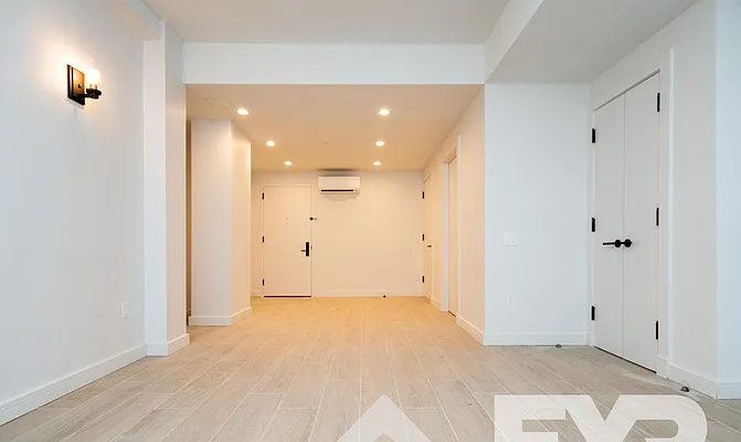 Rented by EXR | media 66