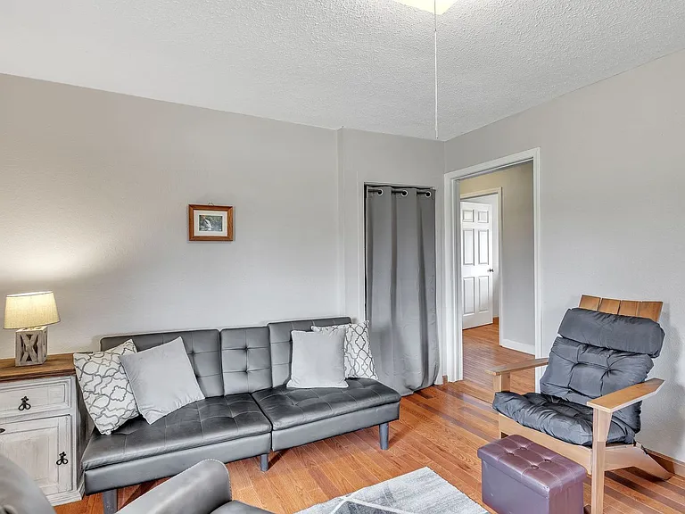 177 Hoots Dr — Photo 3