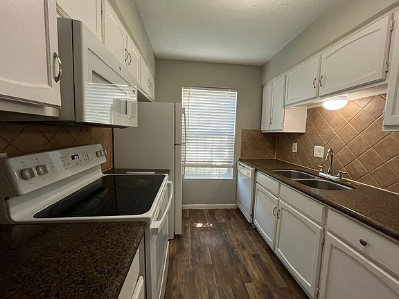 5th image of 10152 Emnora Ln