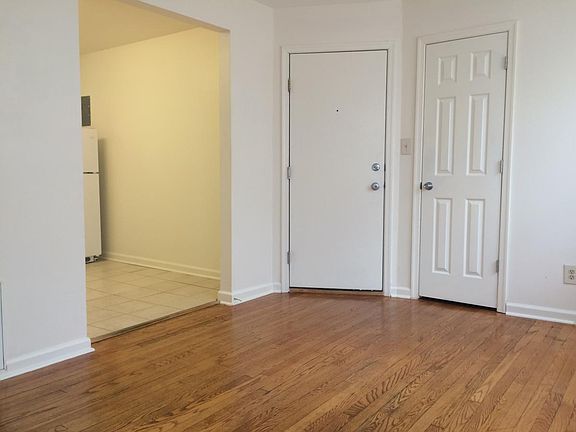 3rd image of 105 Egges Ln APT B