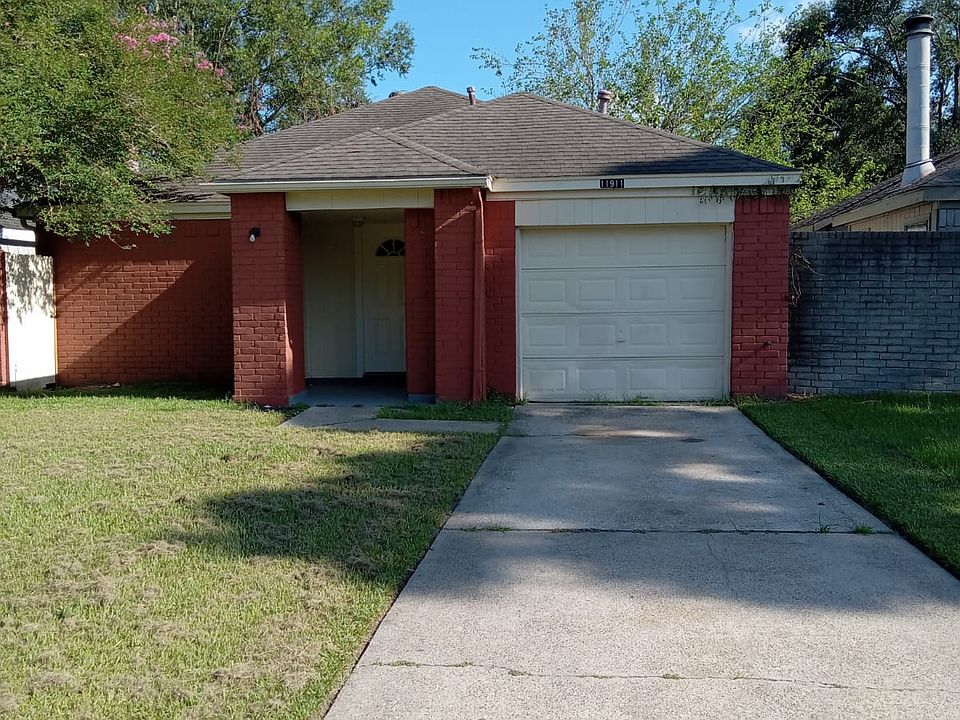 Home exterior painted. Has one car garage. Home near Beltway 8; Lake Houston area.