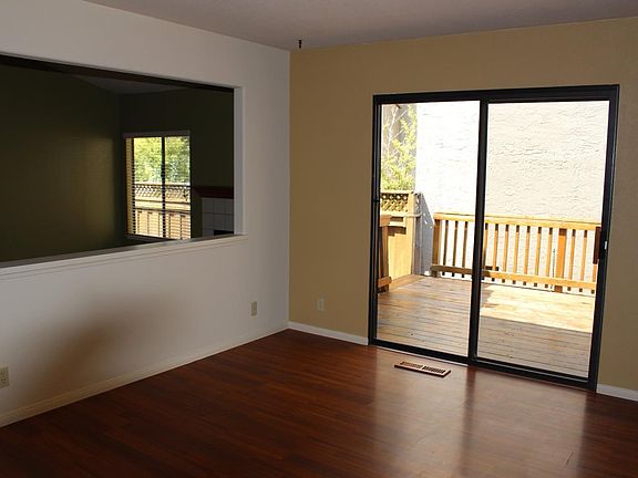 5th image of 399 Branham Ln E