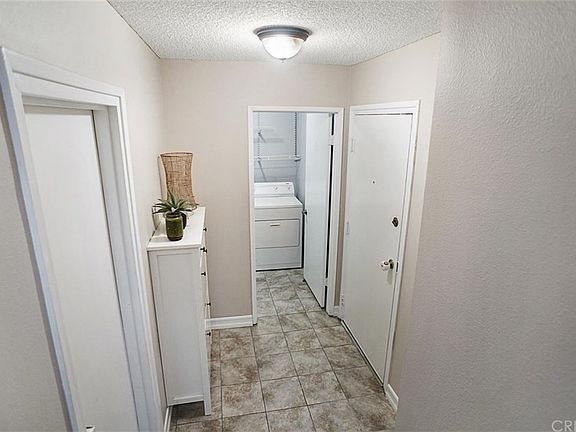3rd image of 27123 Crossglade Ave Unit 6