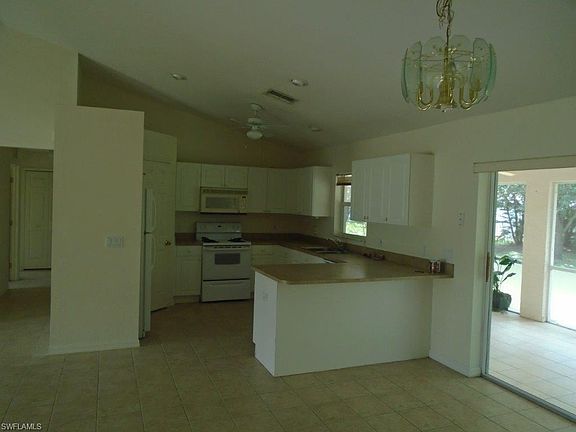 3rd image of 1428 SE 11th St