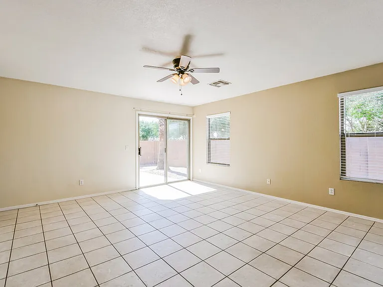 2200 E Spruce Dr — Photo 4
