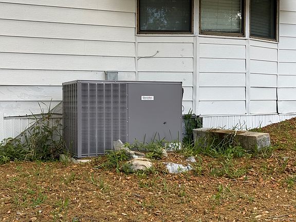 3rd image of 624 Orange Tree Dr