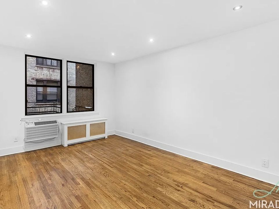 2nd image of 119 E 83rd St APT 4D