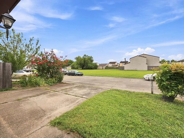 12522 Autumn Leaf Ln — Photo 23