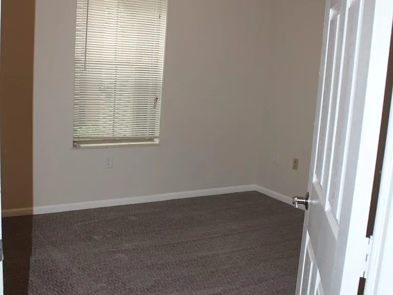 14 W Russell St — Photo 4