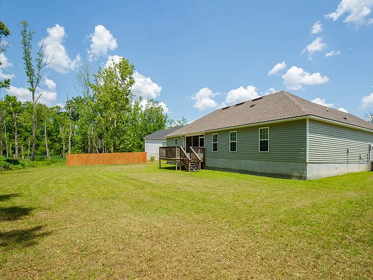 4051 Gramercy Dr — Photo 2