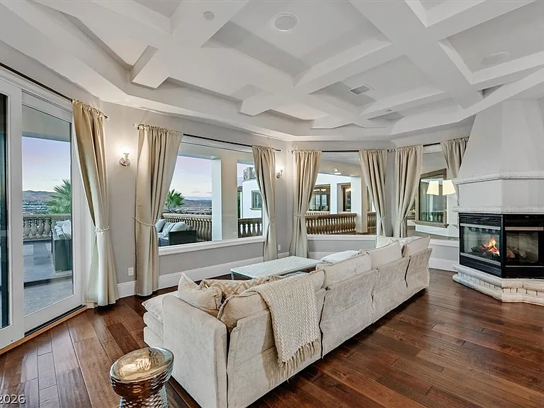 8 Rue Mediterra Dr — Photo 29
