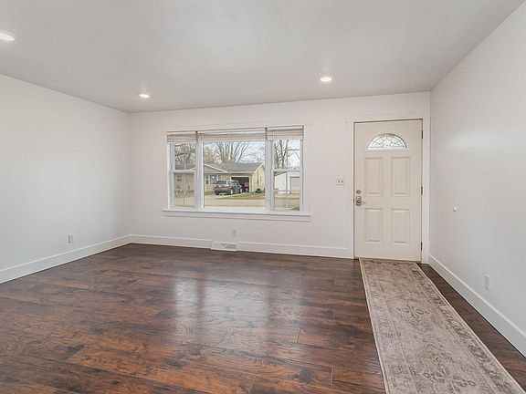 3rd image of 214 7th St