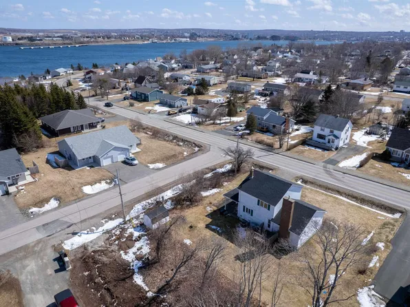 992 Westmount Rd, Westmount, NS B1R 1C6