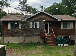 160 Hummingbird Trl, Bushkill, PA 18324