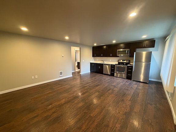 3rd image of 6807-6809 Lakewood Dr W #5