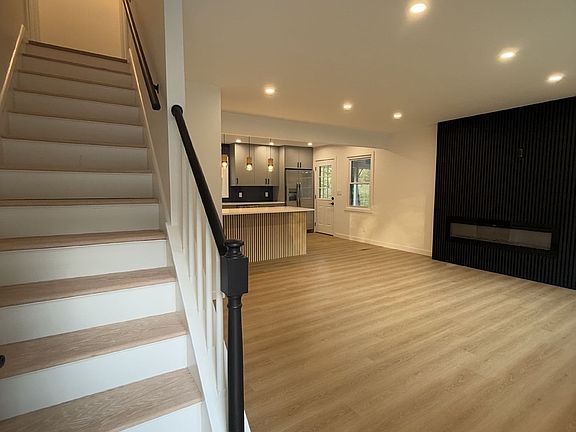 5th image of 602 Fan Hill Road