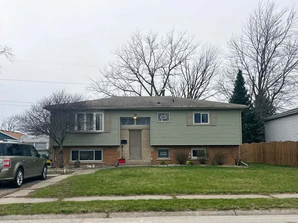 28 N West Ave, Bourbonnais, IL 60914