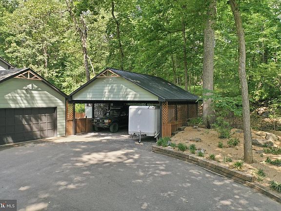4th image of 137 Old Forest Cir