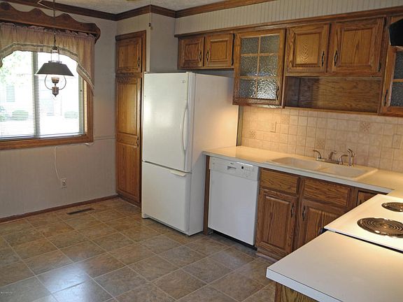 5th image of 4919 Weston Ave