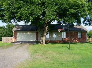 1430 Sweeden Rd, Russellville, AR 72802