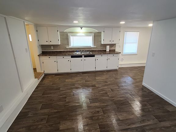 3rd image of 603 Michigan Ave
