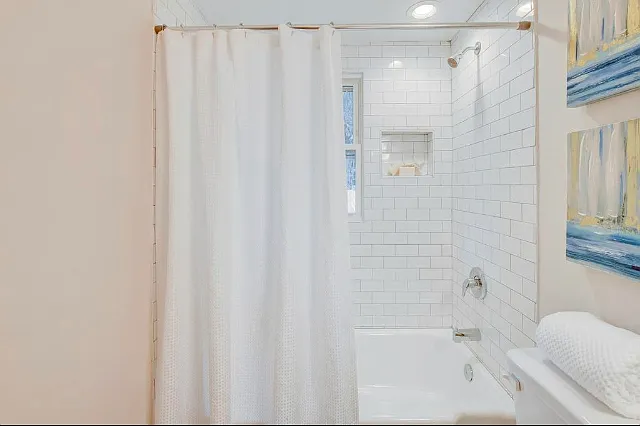 2209 Heriot St — Photo 18