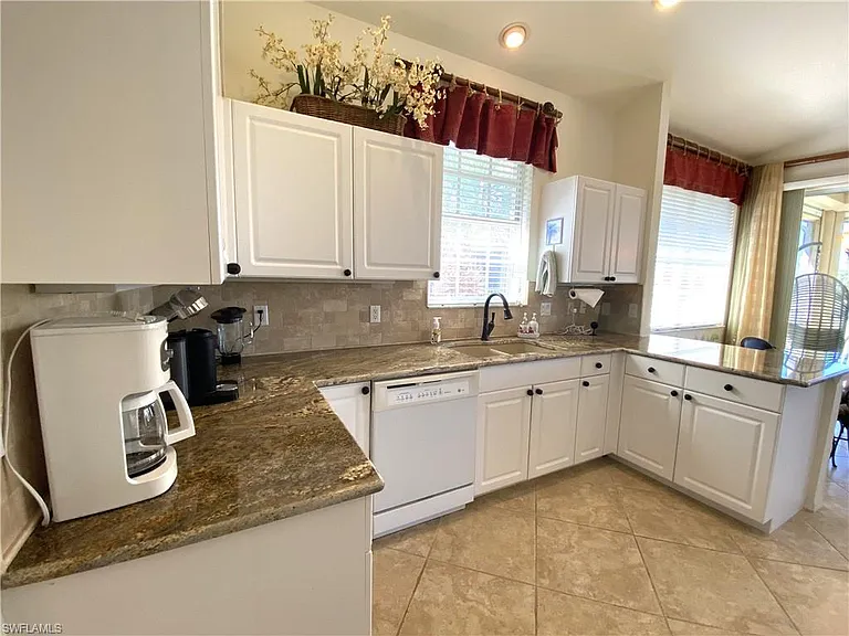 1570 Winding Oaks Way #201 — Photo 12