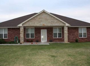 1704 S Heffington Rd, Marlow, OK 73055