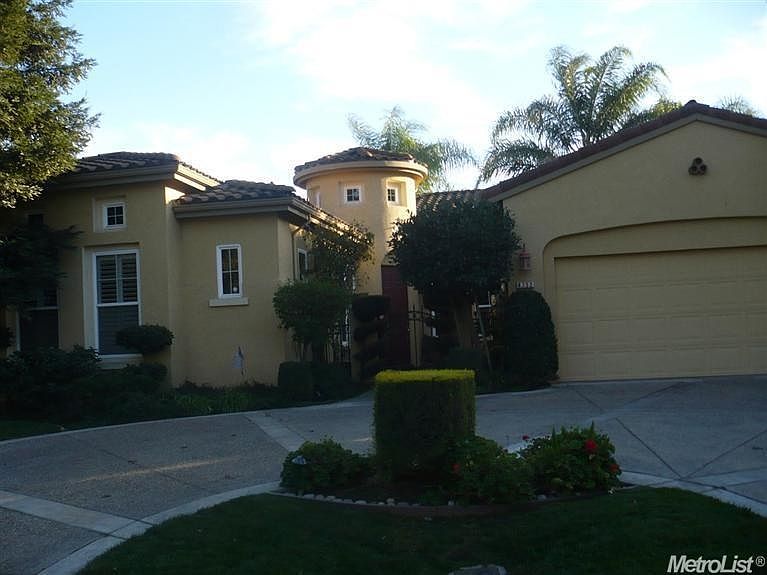 1st image of 4752 Longcove Dr