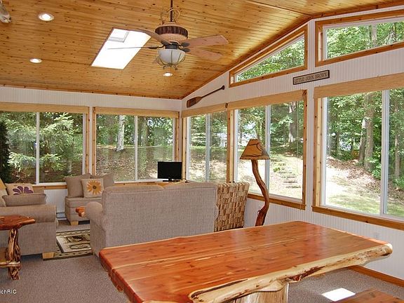 5th image of 8262 Hells Kettle Ct