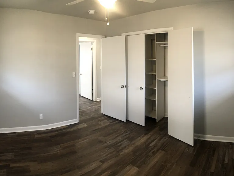 2209 Iowa St — Photo 10