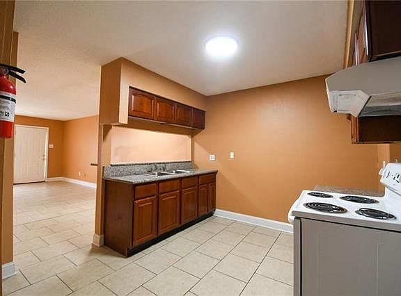 5th image of 1732 Carrollwood Dr