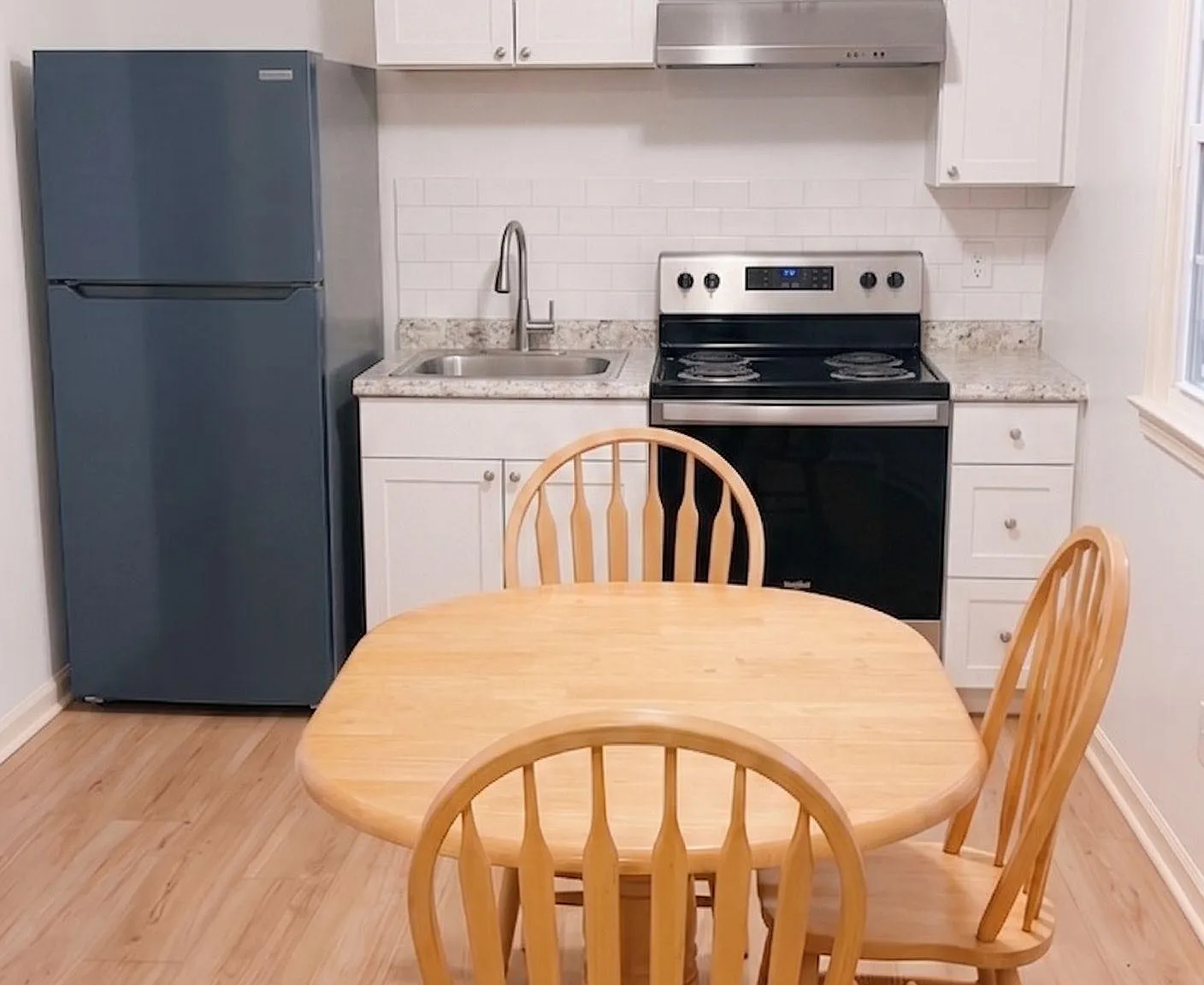 1 bed, 1.0 bath, 1357 sqft, $910 — Photo 3