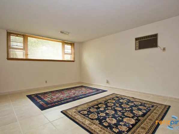 1220 S 22nd St #1, Lincoln, NE 68502