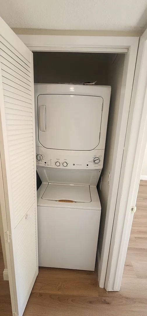2 bed, 1.0 bath, 800 sqft, $1,650 — Photo 2