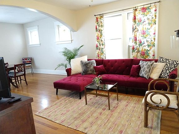 4th image of 3942 Fairview Ave #2