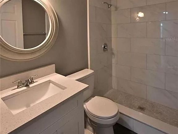 5th image of 2428 Harbor Town Dr