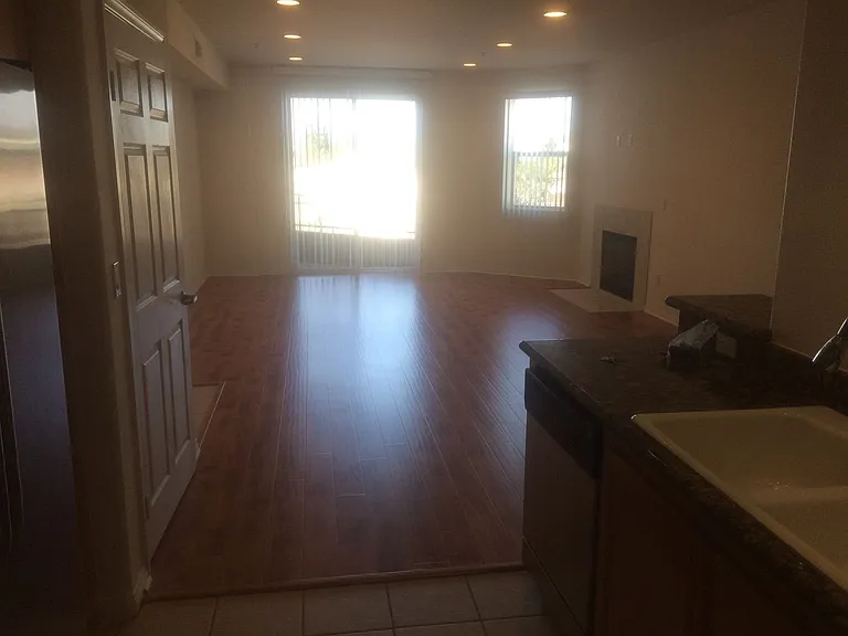 Glenoaks Villas — Photo 17