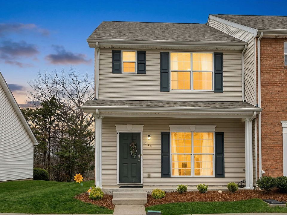 1st image of 219 Northcrest Commons Cir